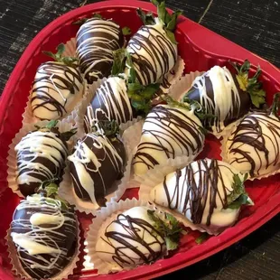 Regular chocolate dipped strawberries