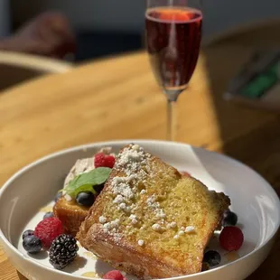 Pain Perdue &amp; Bugey-Cerndon Rosé