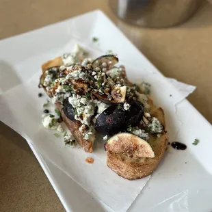 Fig &amp; Gorgonzola bruschetta