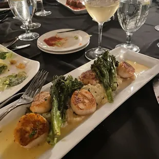 scallops and asparagus