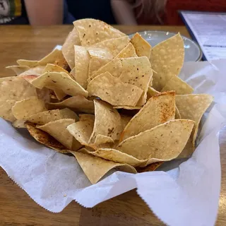 3P. CHIPS & SALSA