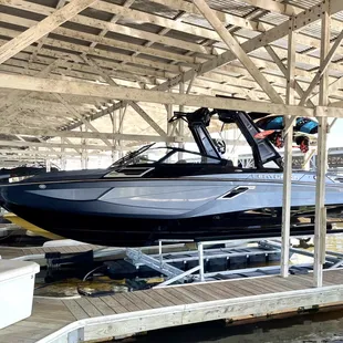 Ready for the season! What a gorgeous boat!