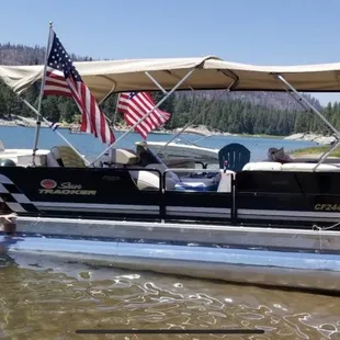 2003 Sun Tracker 25' Party Barge "Regency Edition"