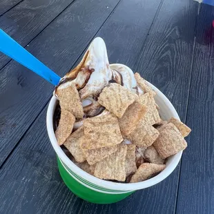 Cinnamon toast sundae