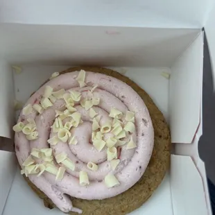 Strawberry cookie