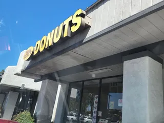 Royal Pastries & Doughnuts