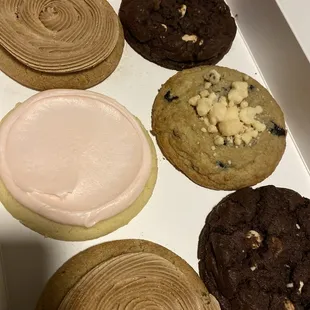 CLASSIC PINK SUGAR, bluberry muffin, Xtra chocolately chocolate w/ white chips and CHURROS!!