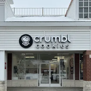 crumbl cookies