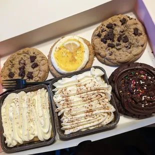 Crumbl Cookie
