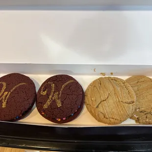 4-Pack Wonks's Red velvet and Ultimate Peanut Butter