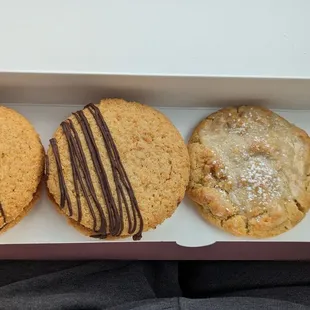 Wedding Cake, Kentucky Butter and Graham Cracker with Chocolate Filling cookies