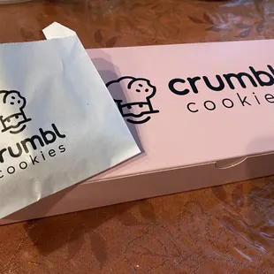 4 piece cookie set with a free cookie