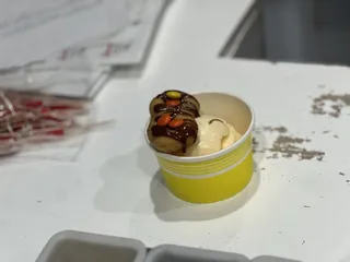 Yummy's Mini Donuts and Ice Cream