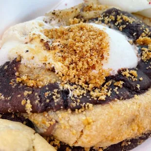 S'mores brownie. Follow @ohiofoodlover on Instagram for more Ohio eats #ohiofoodlover