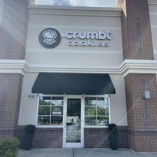 the front entrance of crumbl's cookies