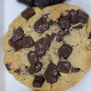 Semi-Sweet Chocolate Chunk     760 cal