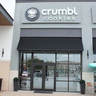 crumbl cookies