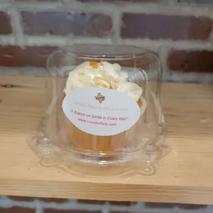 Vanilla Peach Cupcake