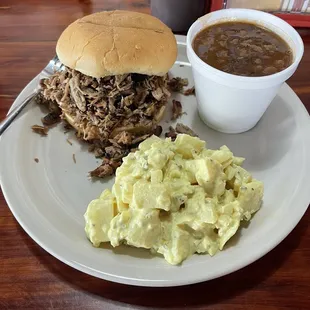 Pulled Pork sandwich with sides