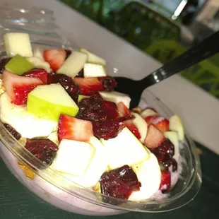 Breakfast parfait 3 maqui yogurt