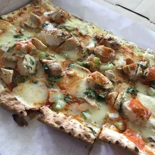 Buffalo chicken flat bread