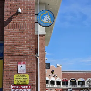 The sign is small so you really need to be looking for it.