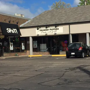 Crushed Peppers Pizza &amp; Grill of Norwood -- 20 Broadway, Junction of Nahatan Street, Norwood           Storefront