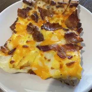 Breakfast pizza