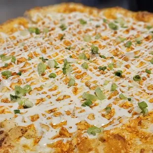 BBQ chicken, 26&quot; pie