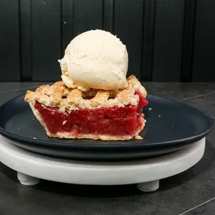 You must order this, it is the most amazing piece of pie I have ever had!