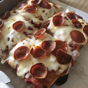 Sicilian pizza w pepperoni