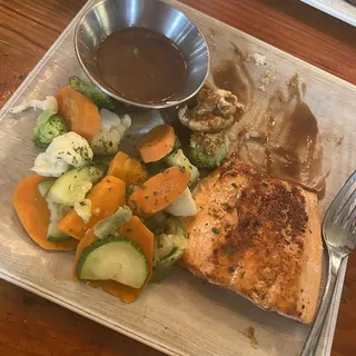 Grilled Salmon Dinner Plate