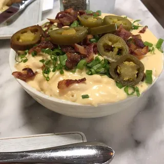 Jalapeno Bacon Mac and Cheese