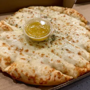 Garlic Cheese Bread*