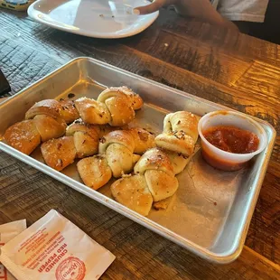 Garlic knots