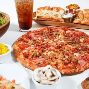 Great pizza in many sizes, with tons of fresh salads, pasta, subs and appetizers to enjoy.