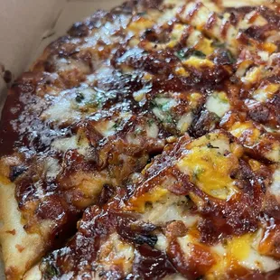 Wyatt&apos;s BBQ pizza