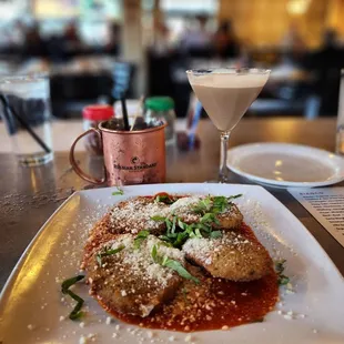 Mozzarella en Carrozza on happy hour with drinks