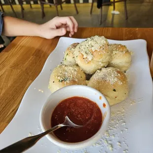 Garlic knots