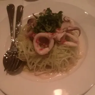 Papaya Salad with Calamari Plate