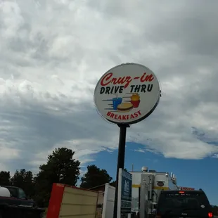 a sign for drive thru breakfast