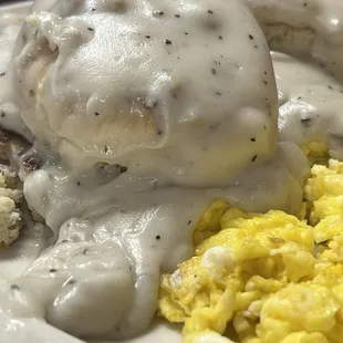 Biscuits &amp; Country Gravy