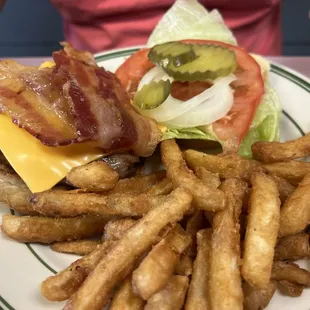 Bacon cheeseburger with fries