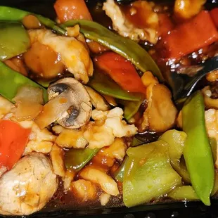 a plate of stir fry vegetables