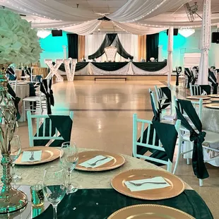 Hunter Green and Gold Quinceañera Decoration at Crystal Reception Hall.