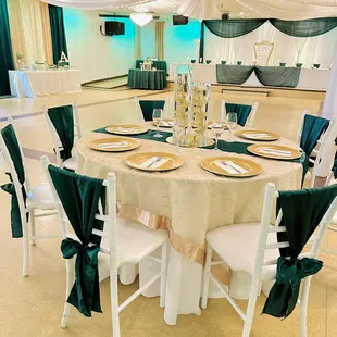 Hunter Green and Gold Quinceañera Decoration at Crystal Reception Hall.