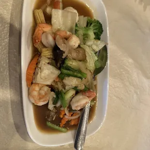 41. Pad Mixed Vegetable with shrimp