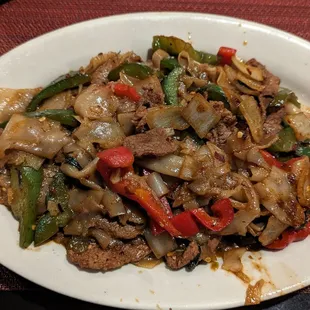 Drunken noodles beef