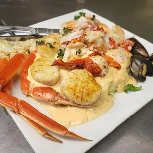 Crystal&apos;s Loaded Seafood Newburg