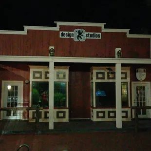 What a neat storefront they have!